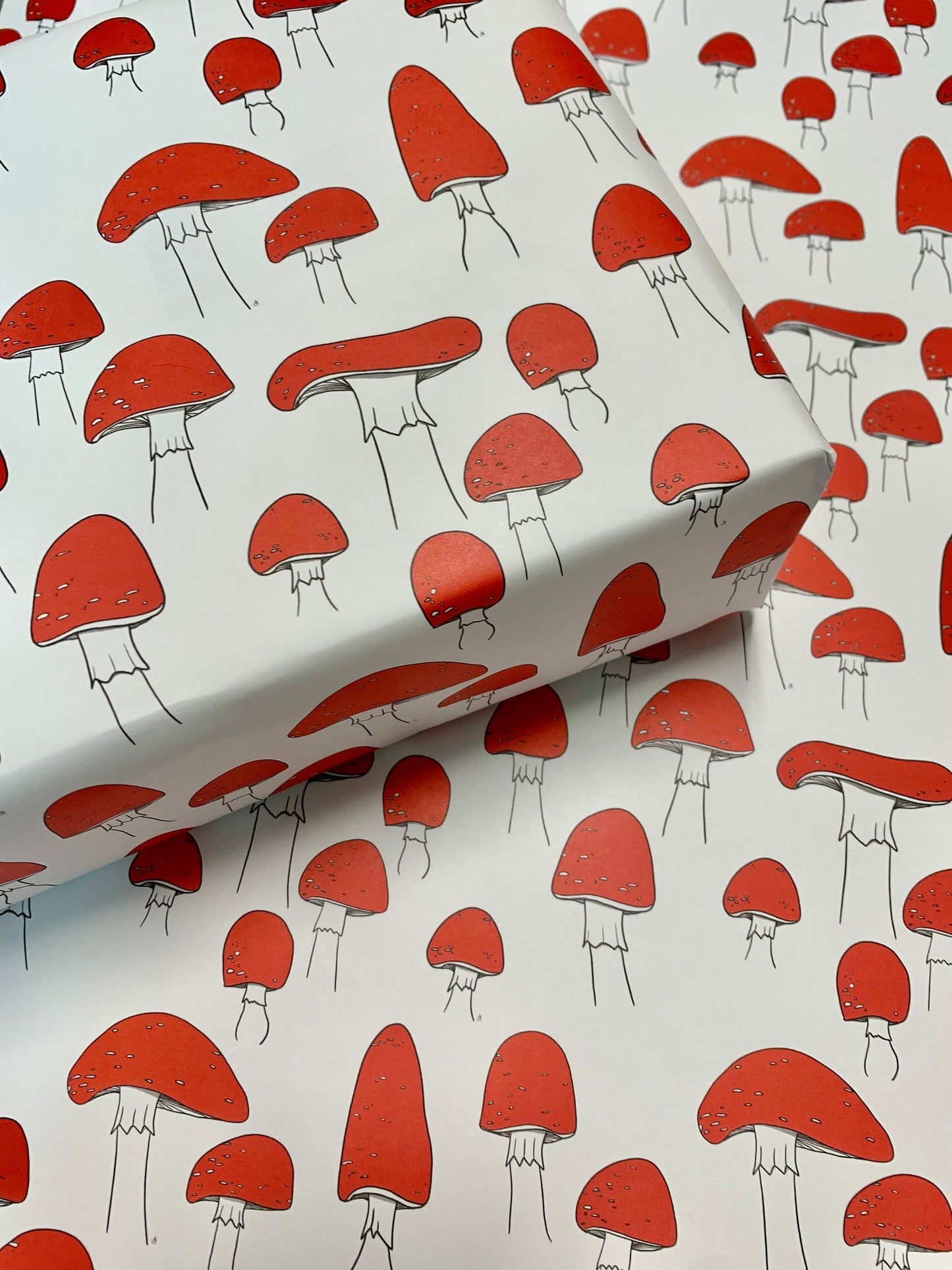 Wonderland Mushroom Wrapping Paper Sheets (4 pieces)