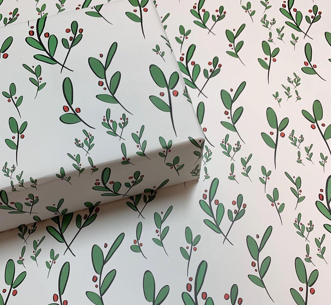 Holly Berry Wrapping Paper Sheets (4 pieces)